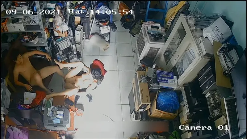 Vợ chồng yêu trả bài nhau trong của cặc máy tính